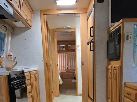 2004 Airstream Classic 27 ft 11 in — photo 2
