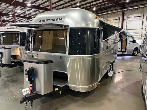 2026 Airstream International 23FB — photo 2