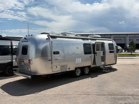 2019 Airstream Flying Cloud — photo 3