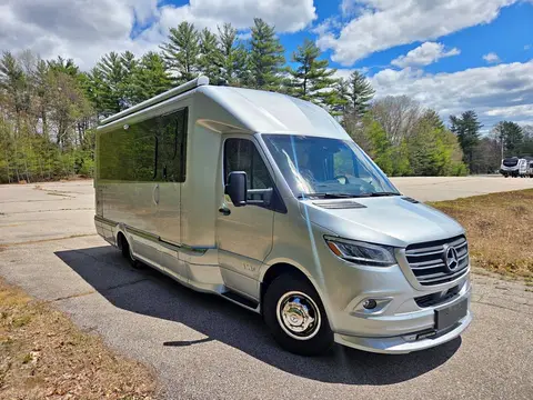 2024 Airstream Atlas — photo 1