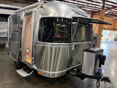 2026 Airstream Caravel 16RB — photo 4