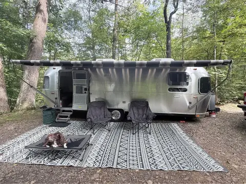 2023 Airstream Globetrotter 27FB Queen — photo 2