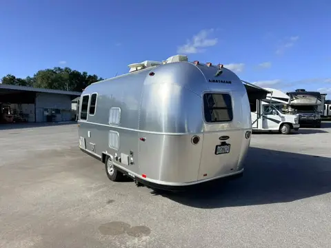 2019 Airstream Bambi 22B — photo 5