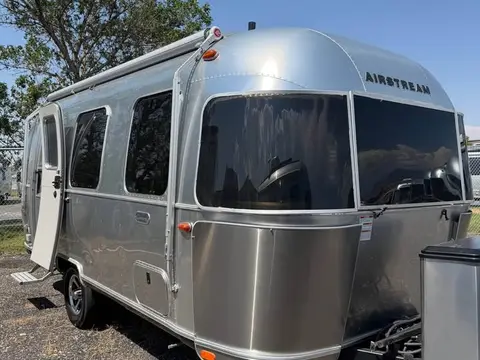 2022 Airstream Caravel 22FB; — photo 2