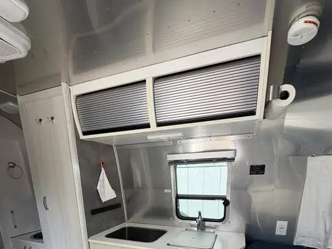 2020 Airstream Bambi 19 ft — photo 4