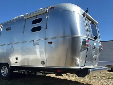 2023 Airstream Flying Cloud — photo 3