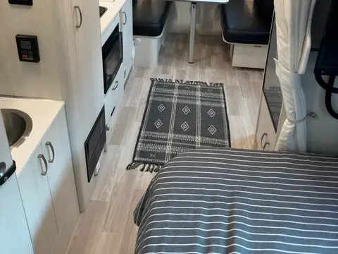 2022 Airstream Bambi 19 ft — photo 4