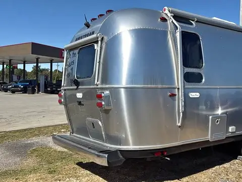 2023 Airstream Flying Cloud — photo 1