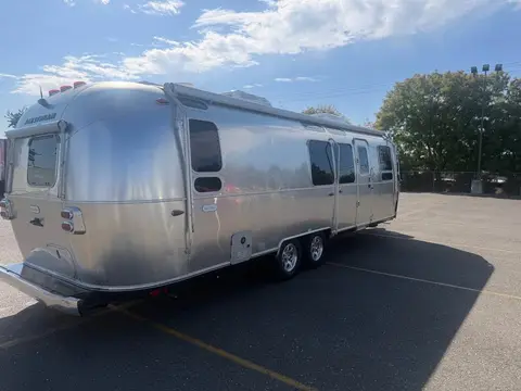 2022 Airstream Flying Cloud — photo 4