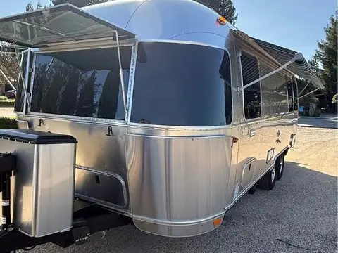 2023 Airstream International Twin 25 ft — photo 5