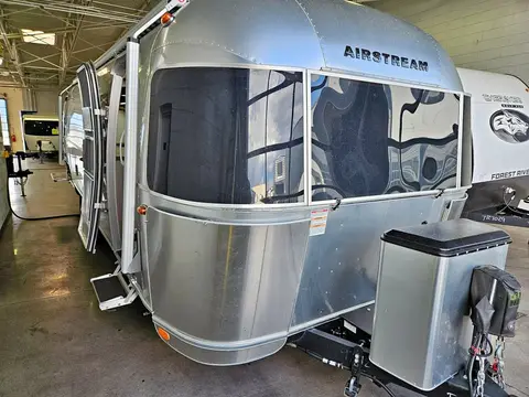 2025 Airstream International 30RBT — photo 1