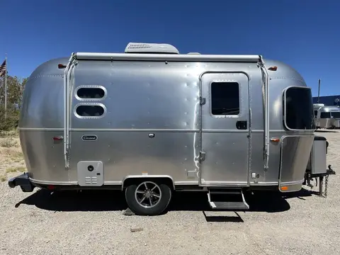 2024 Airstream Caravel 19CB — photo 2