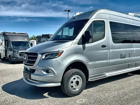 2025 Airstream Tommy Bahama Interstate 24GT Package — photo 1