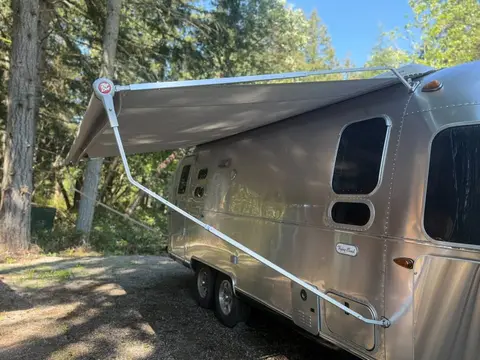 2021 Airstream Flying Cloud Twin — photo 2