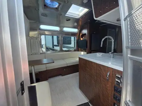 2023 Airstream Globetrotter 25FB — photo 4