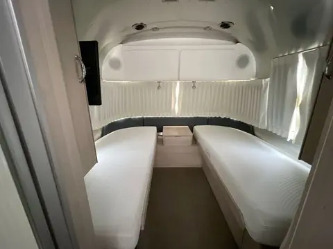 2020 Airstream Globetrotter 27FBT — photo 2
