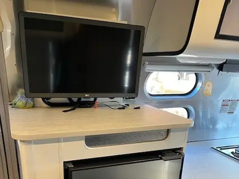 2021 Airstream Caravel — photo 5