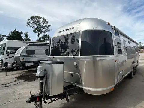 2019 Airstream Flying Cloud 26RB — photo 2