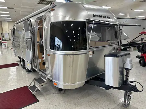 2017 Airstream Flying Cloud 25RB — photo 1