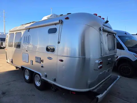 2018 Airstream International Signature 23CB — photo 3