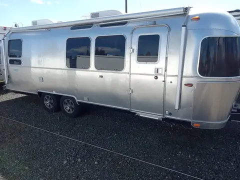 2023 Airstream Pottery Barn 28RB Queen — photo 2