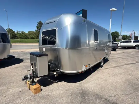 2026 Airstream World Traveler — photo 3