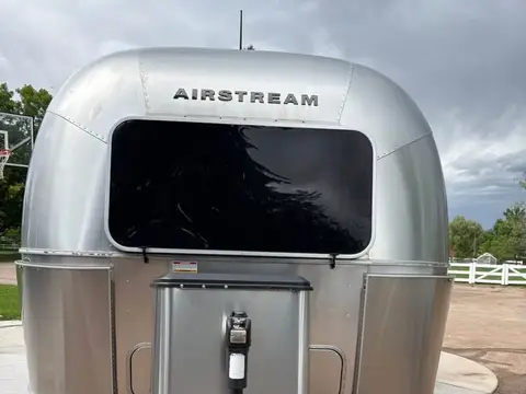 2015 Airstream Flying Cloud 30FB — photo 2