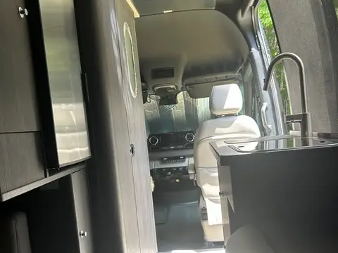 2020 Airstream Interstate 19 — photo 2