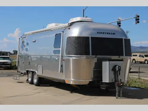 2018 Airstream Flying Cloud 27FB — photo 5