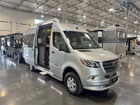 2023 Airstream Interstate M 19 4x4 — photo 1