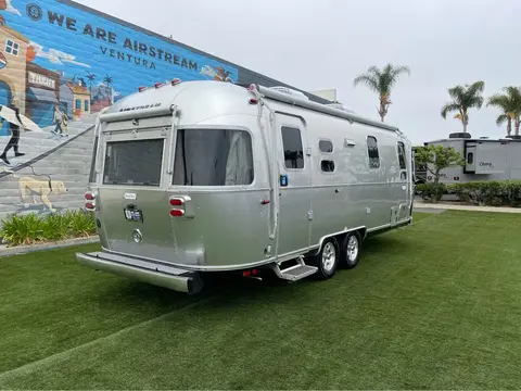 2026 Airstream Flying Cloud — photo 2