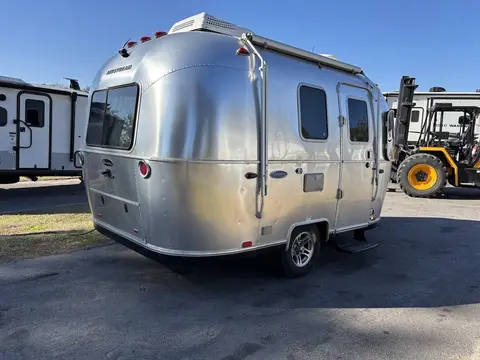 2018 Airstream Sport 16RB — photo 2