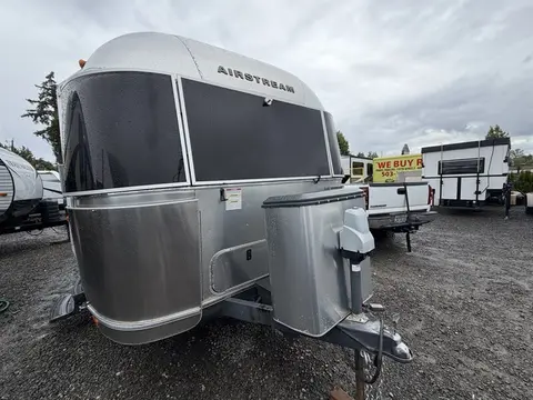 2016 Airstream Flying Cloud 26U — photo 2