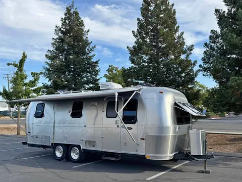 2004 Airstream Safari 25 ft — photo 1