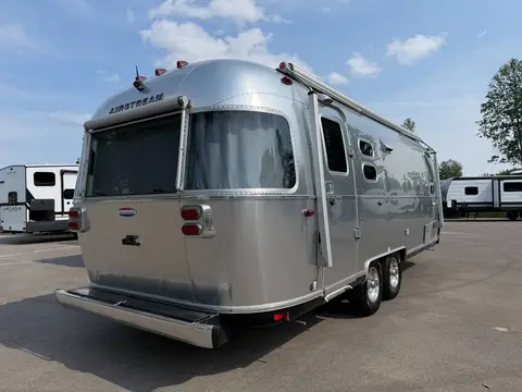 2019 Airstream International Signature — photo 4