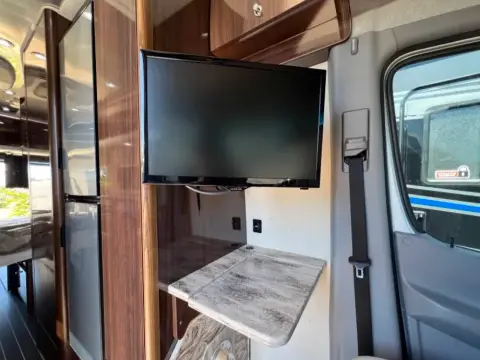 2016 Airstream Interstate 24GT — photo 4