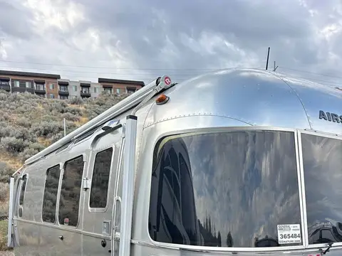 2019 Airstream International Signature 28RB — photo 1