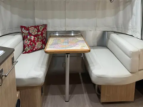 2019 Airstream Flying Cloud 19 ft — photo 5