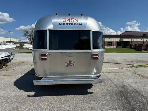 2010 Airstream Flying Cloud 27FB; — photo 4
