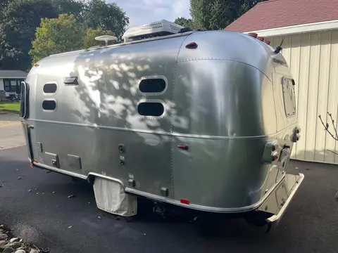 2019 Airstream Flying Cloud — photo 3