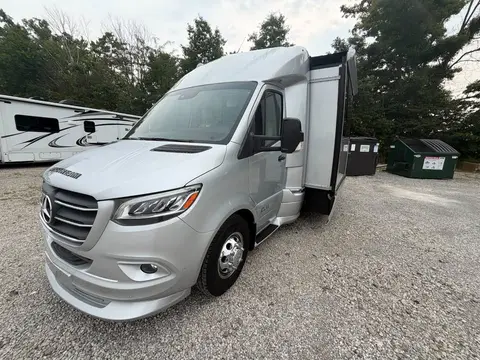 2024 Airstream Atlas Murphy Suite — photo 2