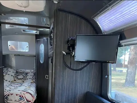 2014 Airstream International 23 ft — photo 5
