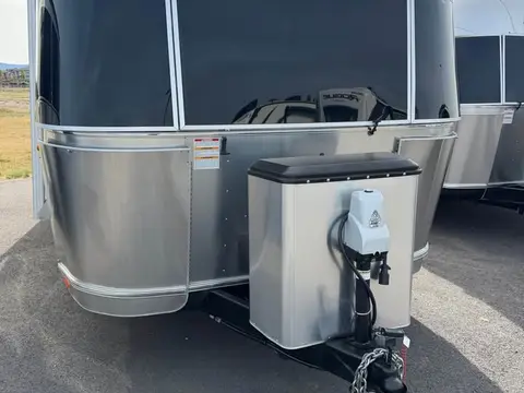 2019 Airstream International Serenity 23FB — photo 2