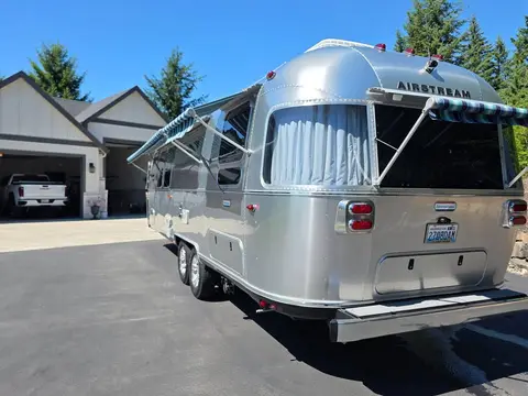 2024 Airstream International — photo 2