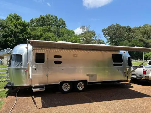 2019 Airstream International Serenity — photo 2