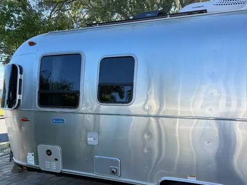 2024 Airstream Bambi 22FB — photo 3