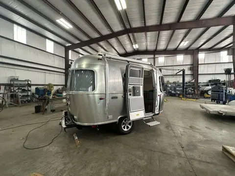 2021 Airstream Caravel 16RB — photo 4