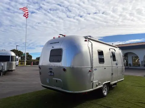 2026 Airstream Bambi 20FB — photo 3