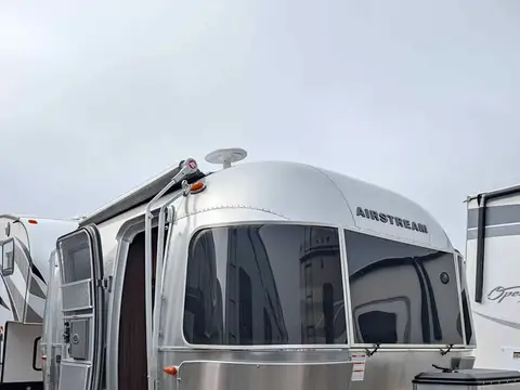 2022 Airstream Caravel 16RB — photo 1