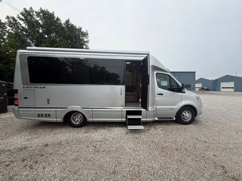 2024 Airstream Atlas Murphy Suite — photo 5